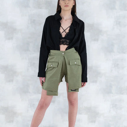Set 3 Piese Urban Green – Cămașă neagră, bluză asimetrică și pantalon scurt khaki 5005-010 - NIZIA