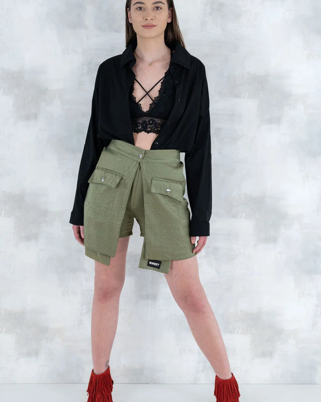 Set 3 Piese Urban Green – Cămașă neagră, bluză asimetrică și pantalon scurt khaki 5005-010 - NIZIA