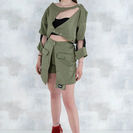 Set 3 Piese Urban Green – Cămașă neagră, bluză asimetrică și pantalon scurt khaki 5005-010 - NIZIA