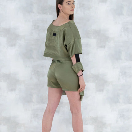 Set 3 Piese Urban Green – Cămașă neagră, bluză asimetrică și pantalon scurt khaki 5005-010 - NIZIA