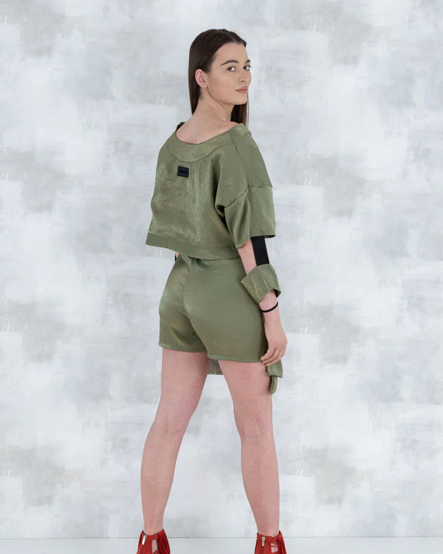 Set 3 Piese Urban Green – Cămașă neagră, bluză asimetrică și pantalon scurt khaki 5005-010 - NIZIA