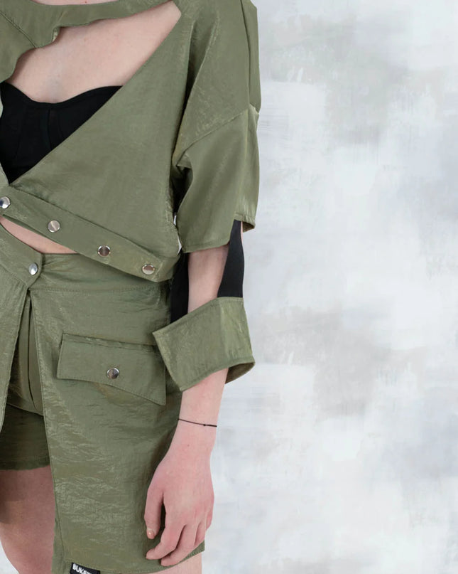 Set 3 Piese Urban Green – Cămașă neagră, bluză asimetrică și pantalon scurt khaki 5005-010 - NIZIA