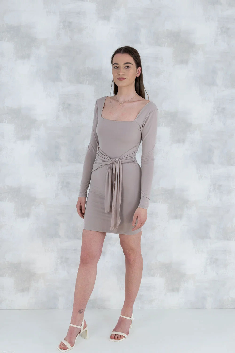 Rochie bej cu efect modelator 10004 - NIZIA