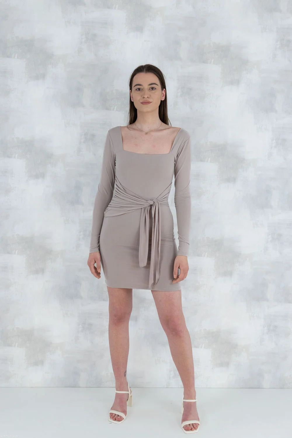 Rochie bej cu efect modelator 10004 - NIZIA