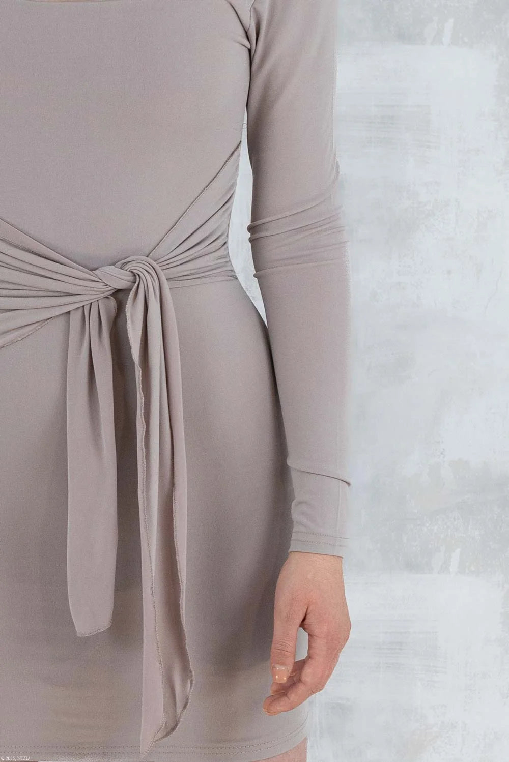 Rochie bej cu efect modelator 10004 - NIZIA