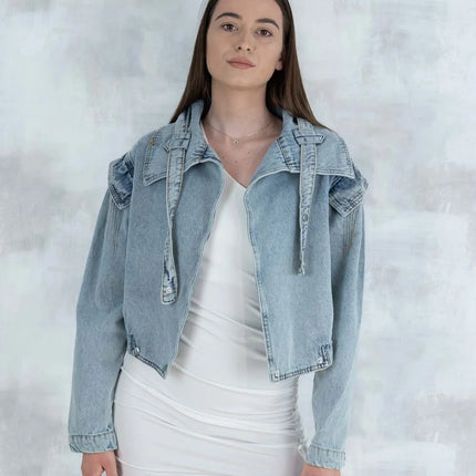 Jachetă crop denim cu detalii metalice 7008 - NIZIA