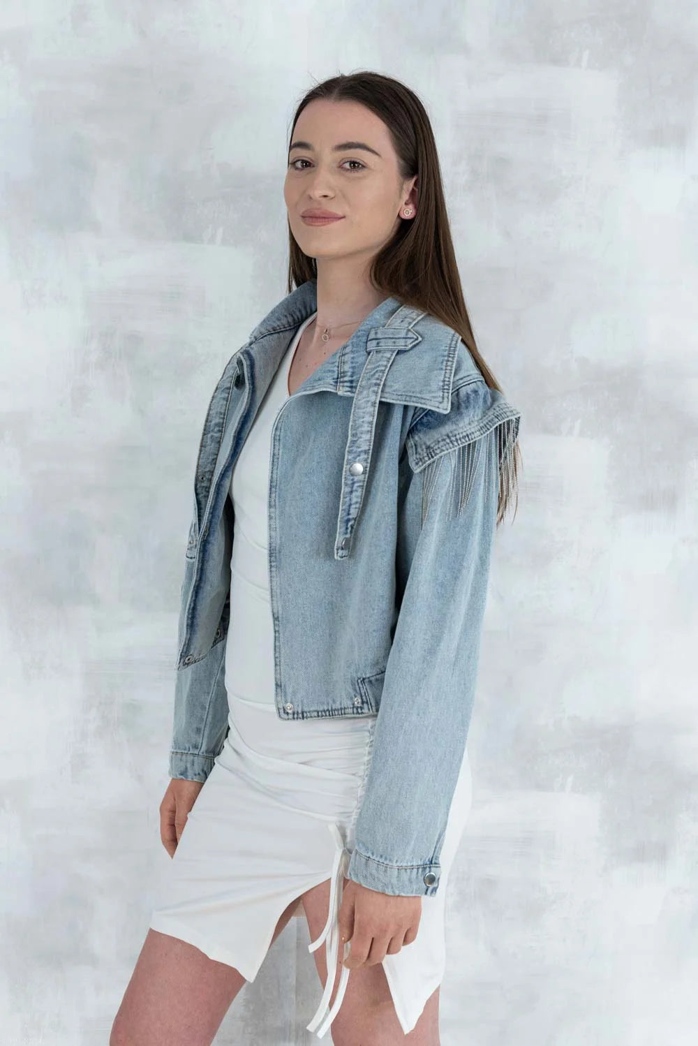 Jachetă crop denim cu detalii metalice 7008 - NIZIA