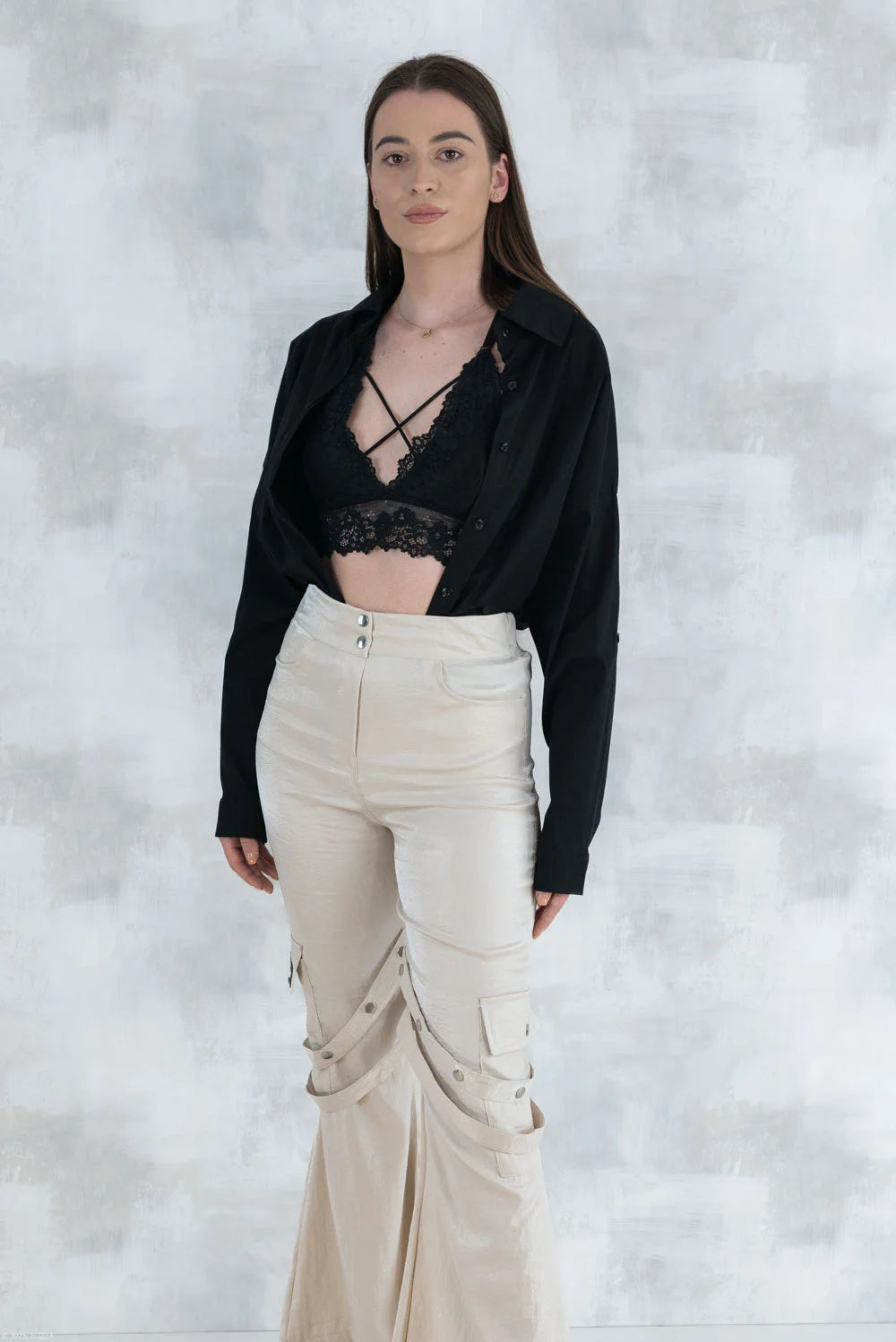 Set 3 Piese urban neutral – Cămașă neagră, bluză asimetrică și pantaloni lungi 5004-010 - NIZIA