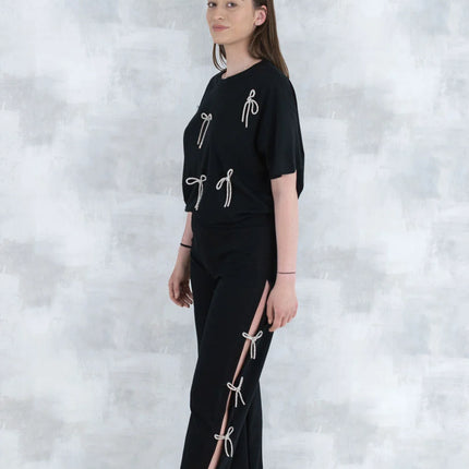 Compleu chic negru cu fundite – tricou&pantaloni 5012 - NIZIA