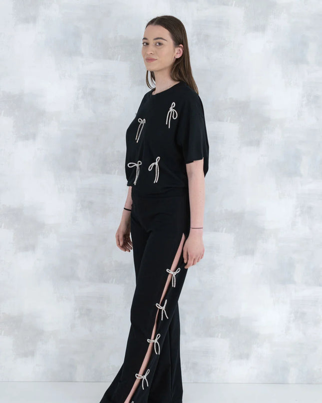 Compleu chic negru cu fundite – tricou&pantaloni 5012 - NIZIA