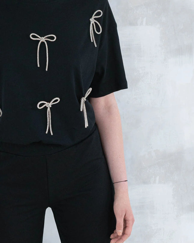 Compleu chic negru cu fundite – tricou&pantaloni 5012 - NIZIA
