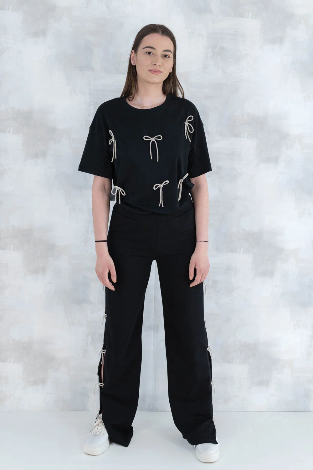 Compleu chic negru cu fundite – tricou&pantaloni 5012 - NIZIA