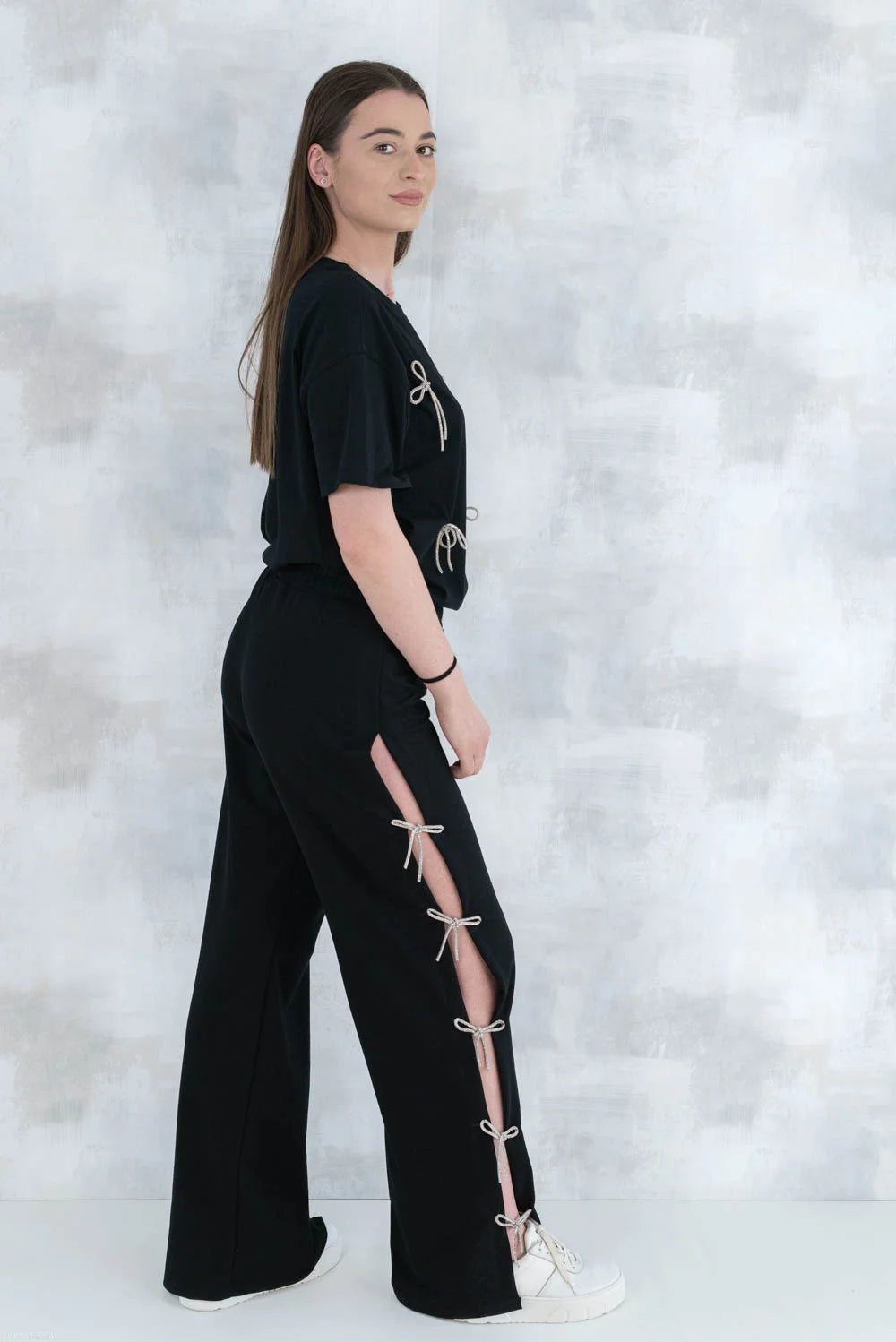 Compleu chic negru cu fundite – tricou&pantaloni 5012 - NIZIA