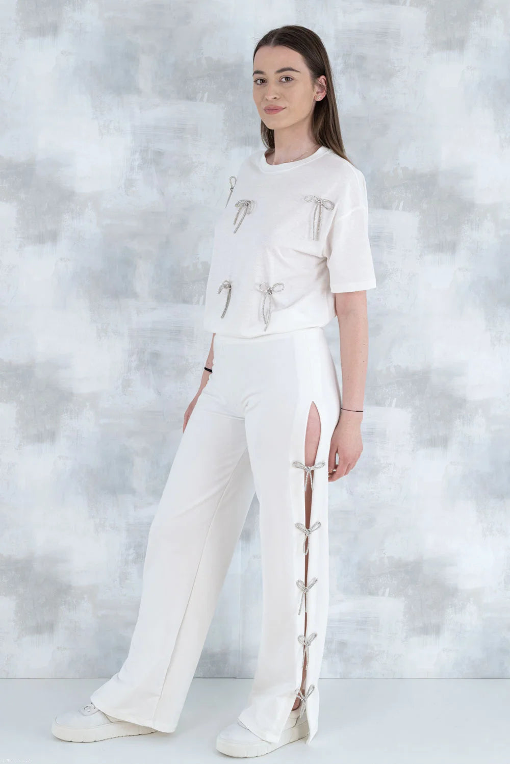 Compleu chic alb cu fundite – tricou&pantaloni 5011 - NIZIA
