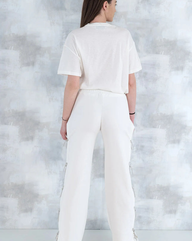 Compleu chic alb cu fundite – tricou&pantaloni 5011 - NIZIA