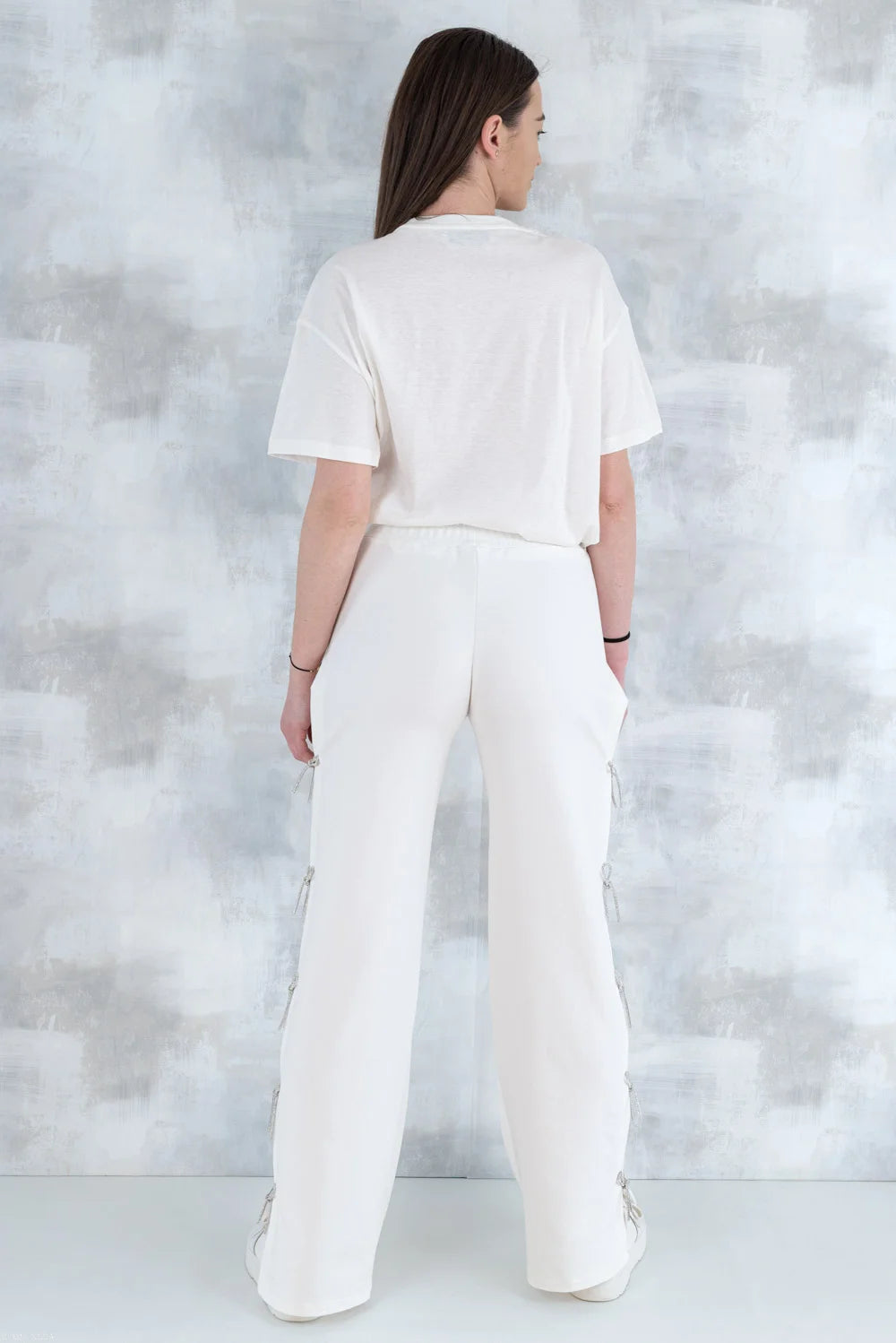 Compleu chic alb cu fundite – tricou&pantaloni 5011 - NIZIA